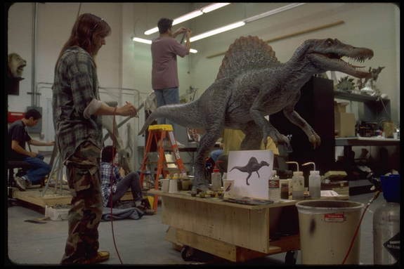 Joey Orosco completes the paint job for the 5th-scale maquette for the Spinosaurus, Jurassic Park III.