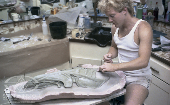 Shane Mahan molds the finished 1/4 scale Alien Queen head.