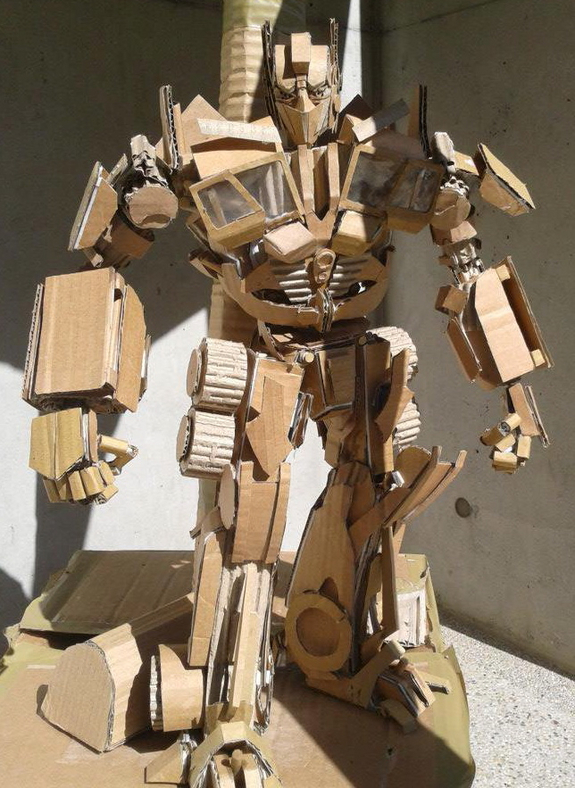 Cardboard Iron Man Suit by the Taiwanese Tony Stark, 鍾凱翔 (KaiXiang