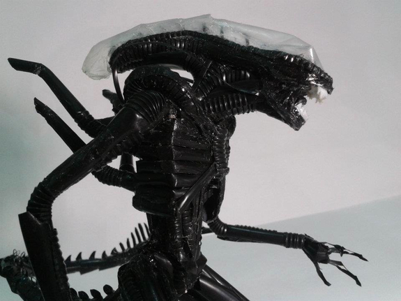 In a departure from his usual medium, Xhongkai made the Alien out of drinking straws.