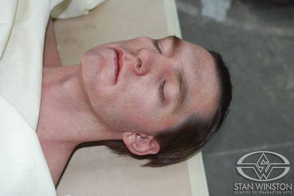 For Tom Sully, a fake head also made by Stan Winston Studio based on the lifecast of Sam Worthington.