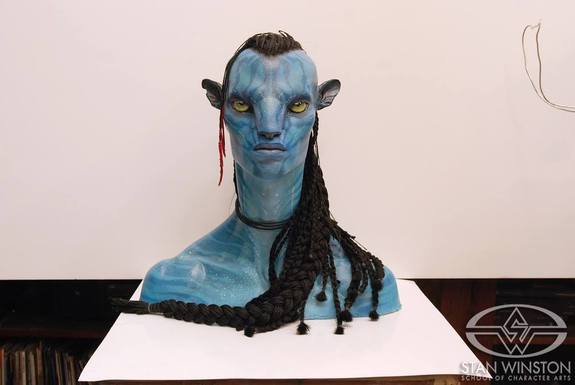 Tsu'tey's (Laz Alonso)&nbsp;life-size bust.