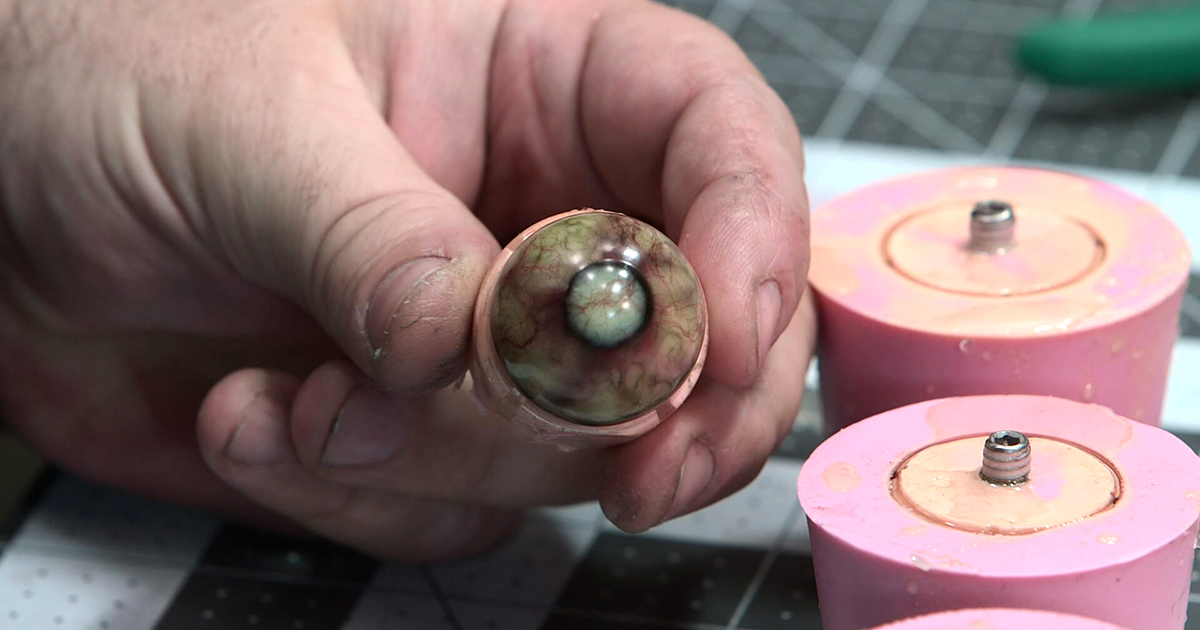 Epoxy Eyeballs Part 2 Detailing Eyes & Running the Clear Stan